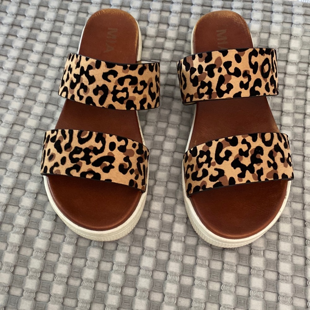 Mia leopard sandals